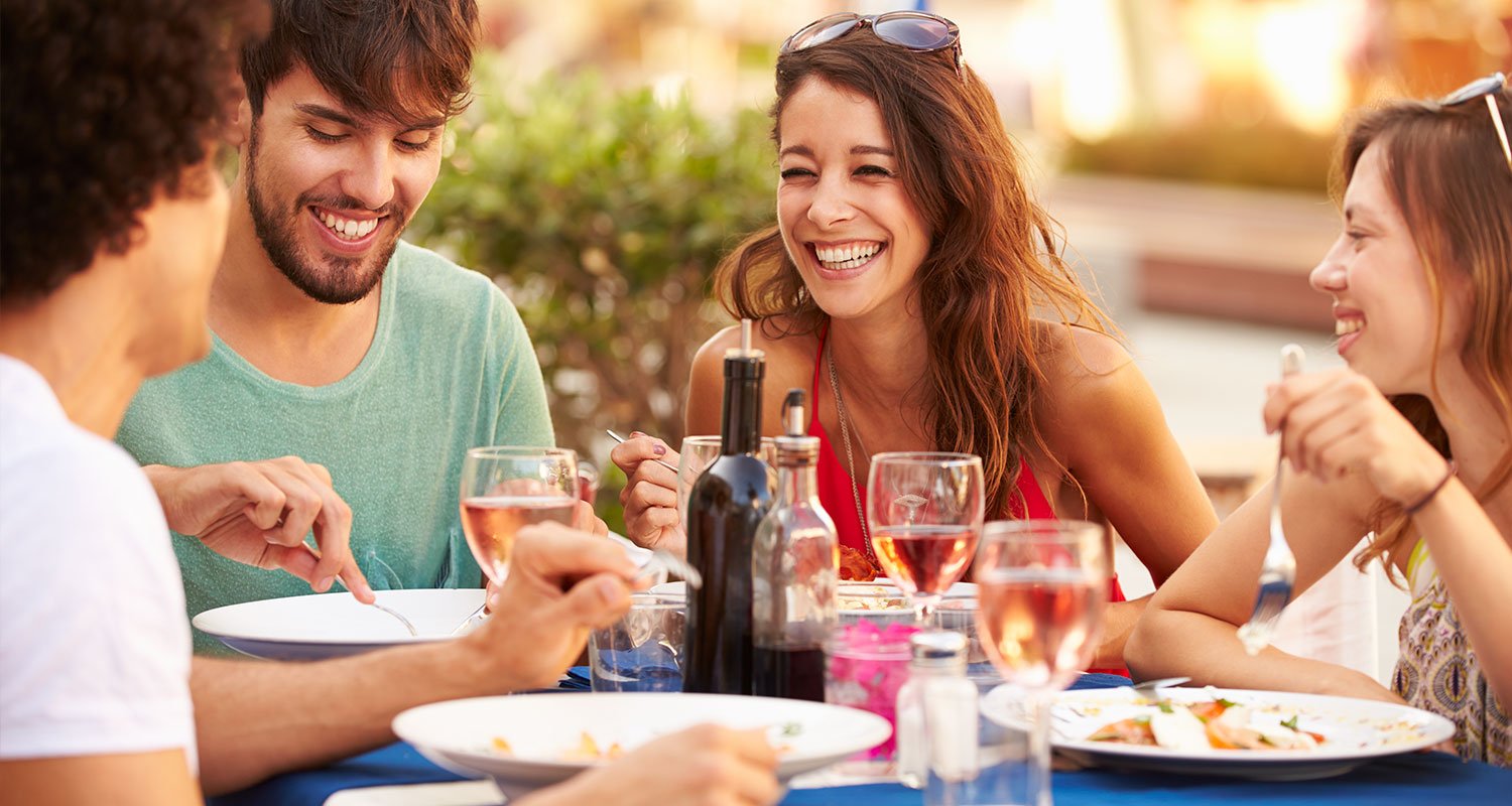 Essen mit Rosé-Wein