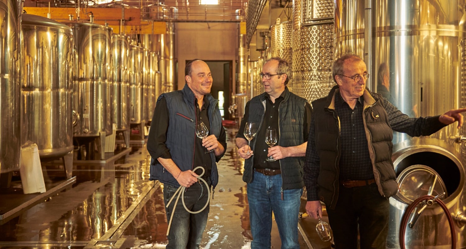 Familie Knipser im Weinkeller