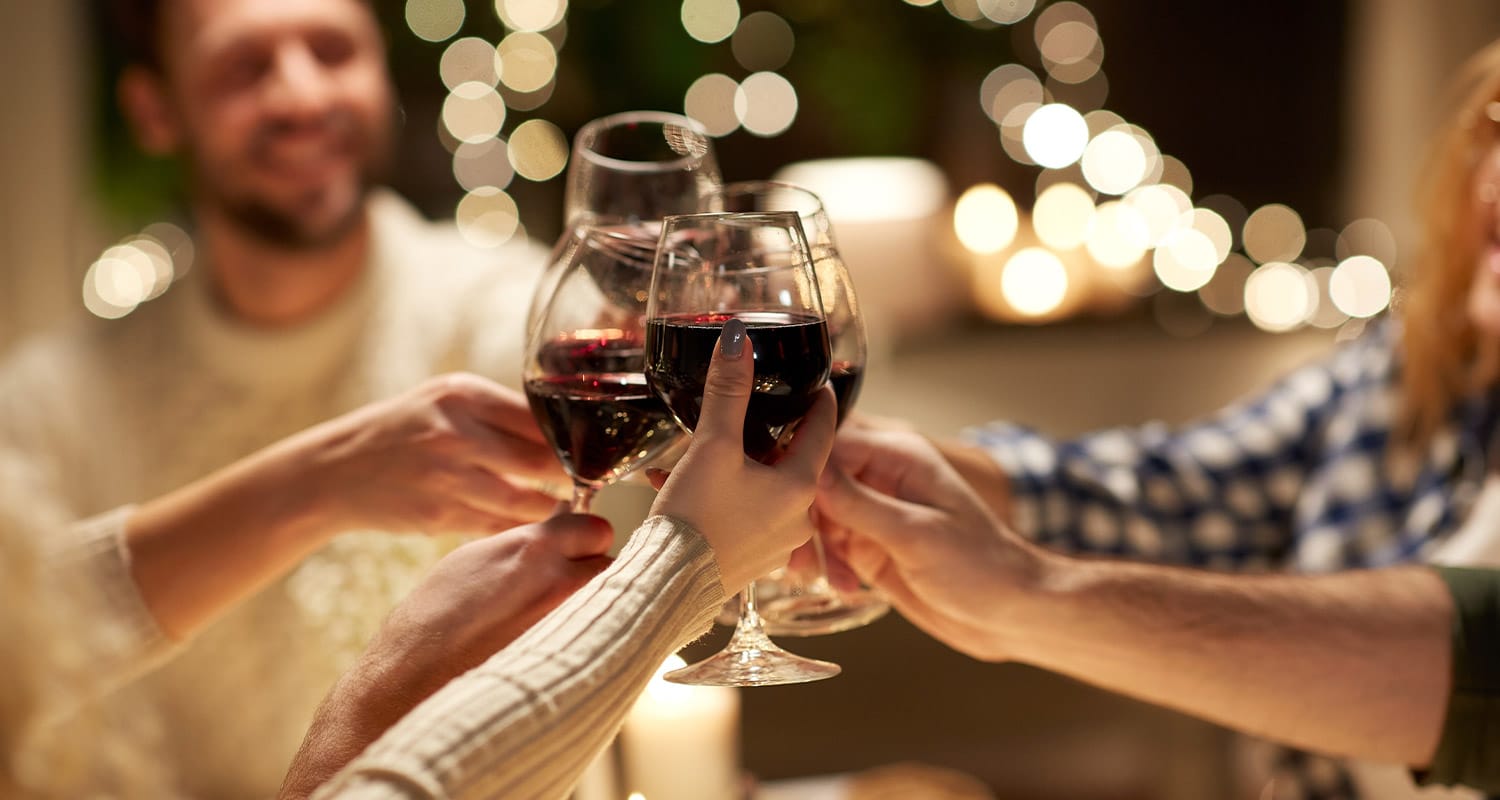 Mit Freunden anstoßen