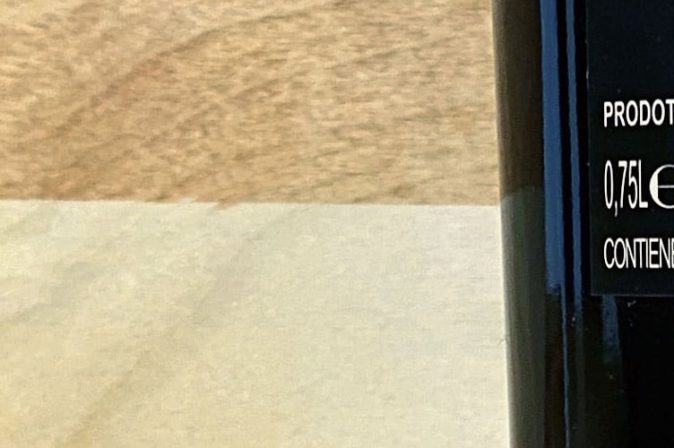 Sulfite Hinweis Weinflasche